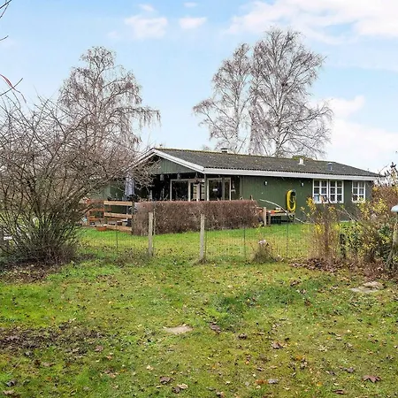 Cosy Only 600 Meters From The Water Semesterbostad Bøtø By